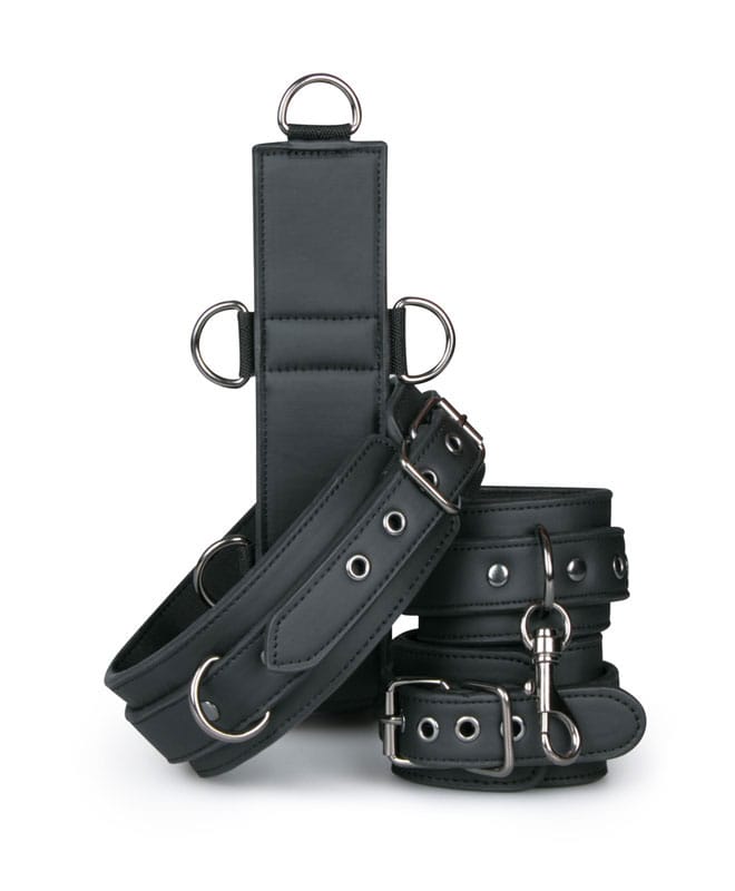 Bondagesett m/ Halsb�nd og H�ndleddsmansjetter